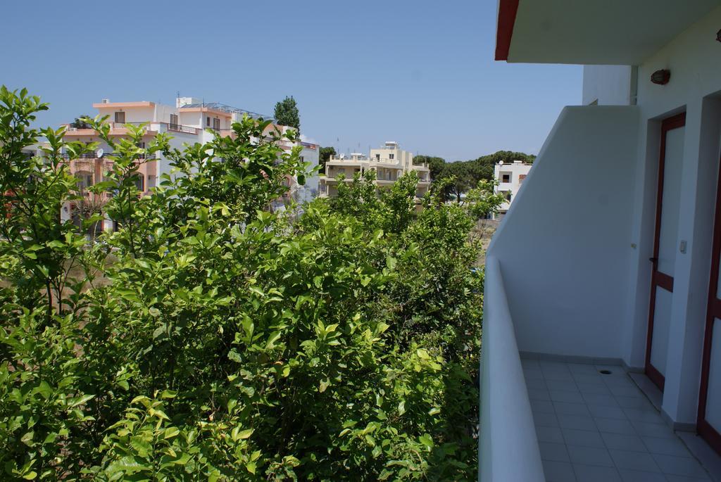 Stam & John Apartments コス・タウン エクステリア 写真