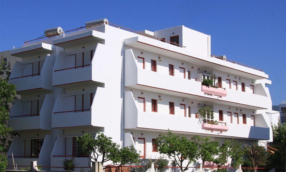 Stam & John Apartments コス・タウン エクステリア 写真